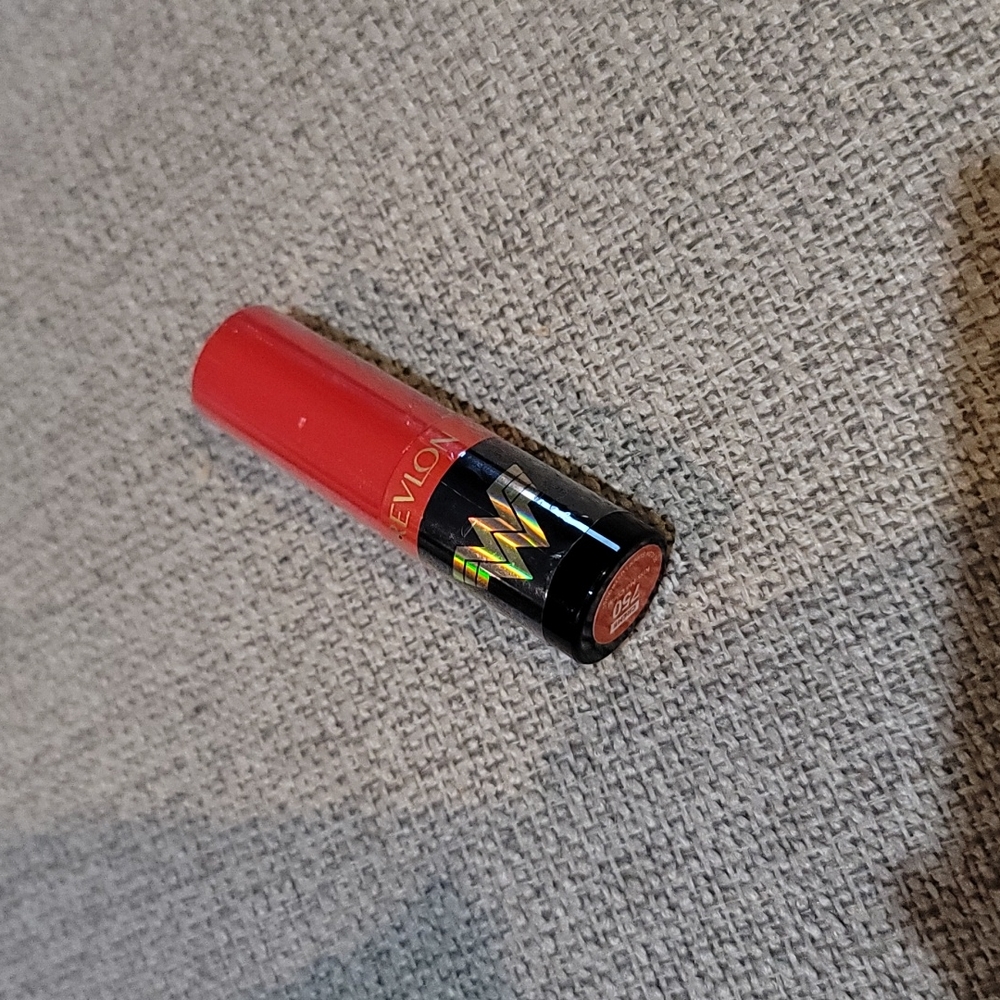 5/$20 Revlon Wonder Woman 💋 Kiss Me Coral Creme Lipstick